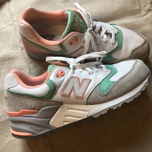 New Balance Sneakers